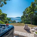 Seraphina Villa